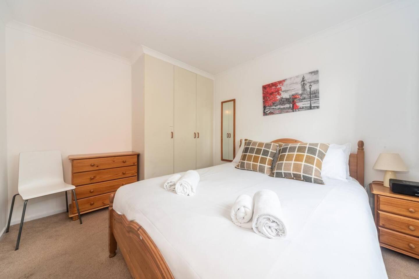 Sunny Maisonette With Views Over Canary Wharf, Londyn Zewnętrze zdjęcie