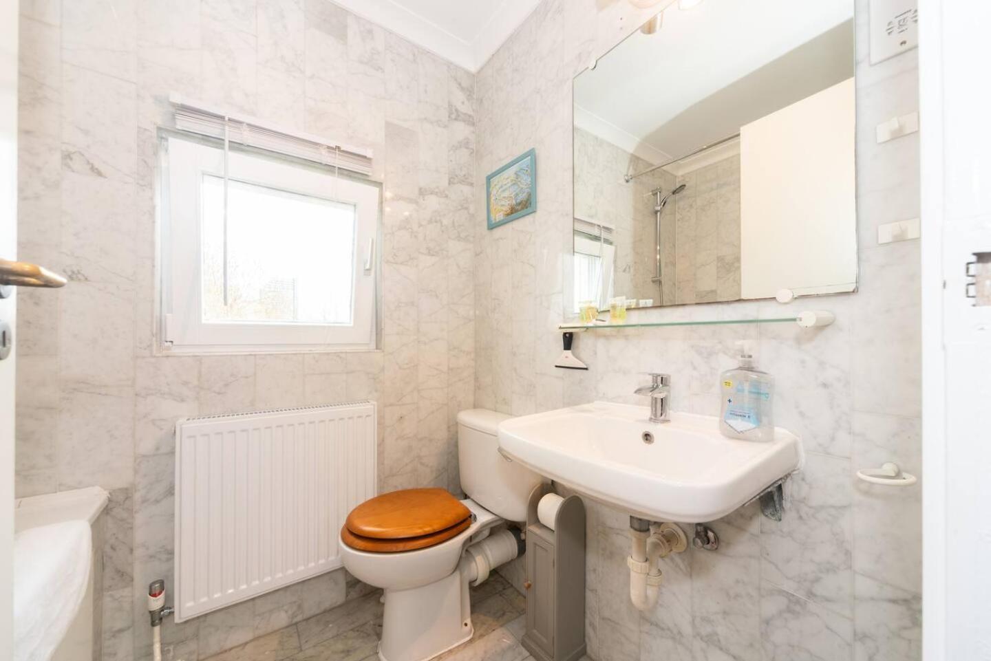 Sunny Maisonette With Views Over Canary Wharf, Londyn Zewnętrze zdjęcie