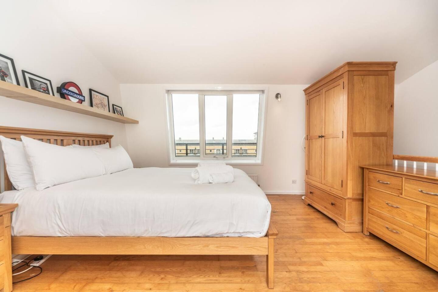 Sunny Maisonette With Views Over Canary Wharf, Londyn Zewnętrze zdjęcie