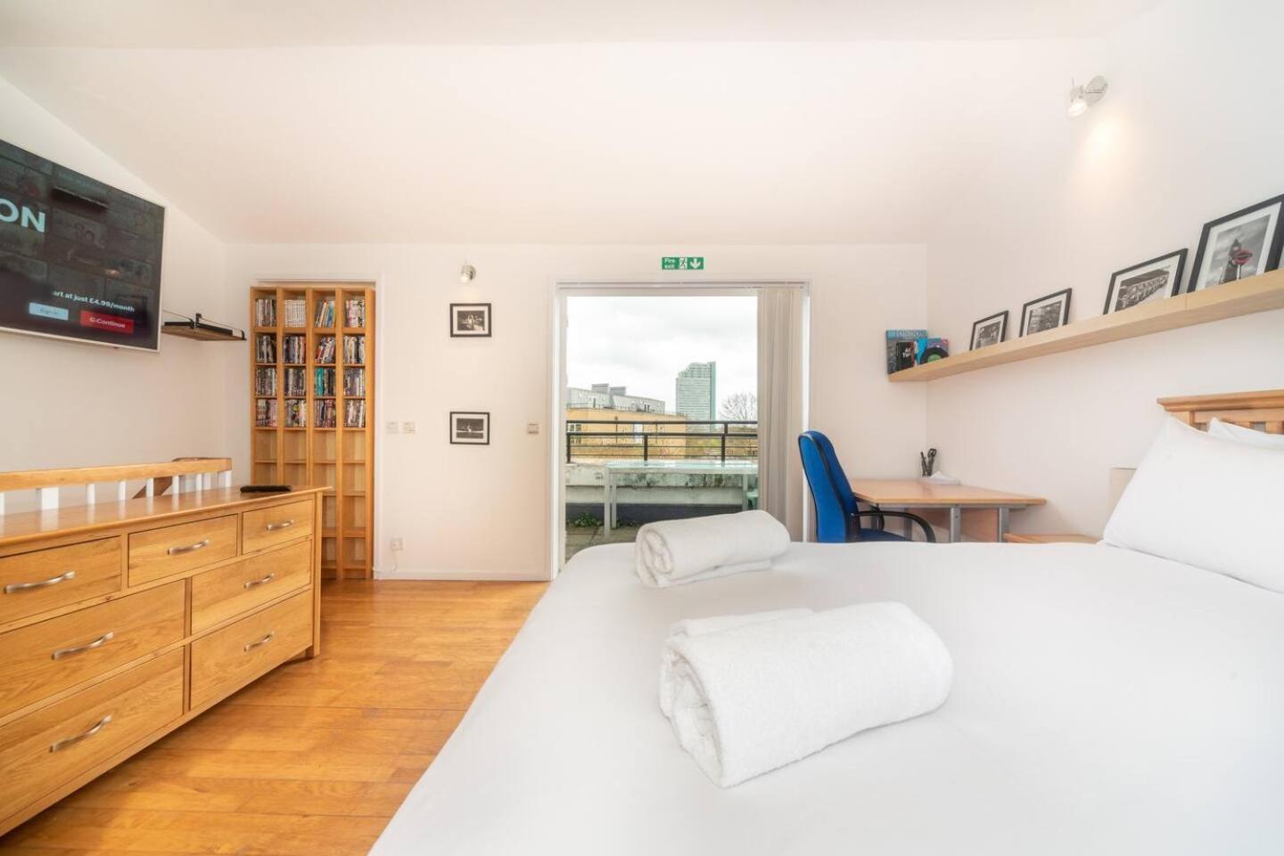 Sunny Maisonette With Views Over Canary Wharf, Londyn Zewnętrze zdjęcie